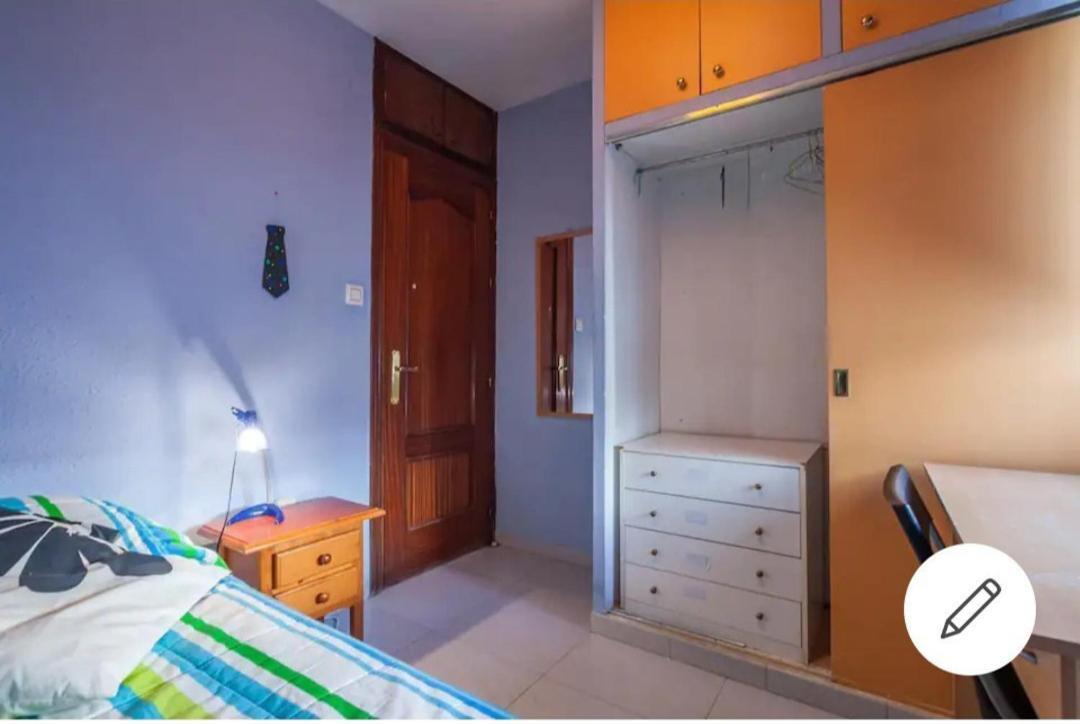 Piso Con Buena Red Wiffi Fibra Optica Alquiler De Habitaciones セビリア エクステリア 写真